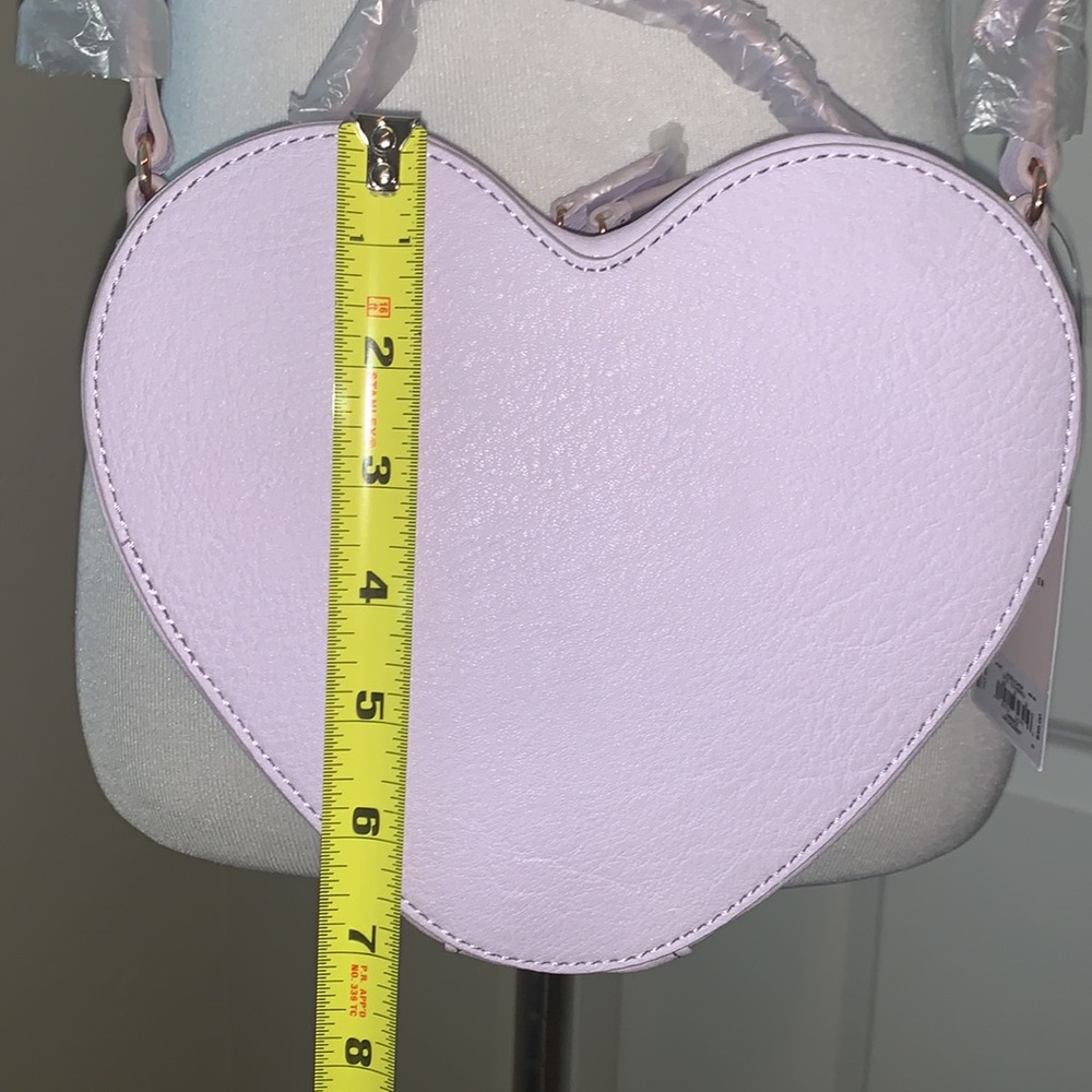 LAUREN CONRAD BRAND NEW WITH TAGS LILAC CROSSBODY HEART SHAPED BAG - Picture 9 of 10